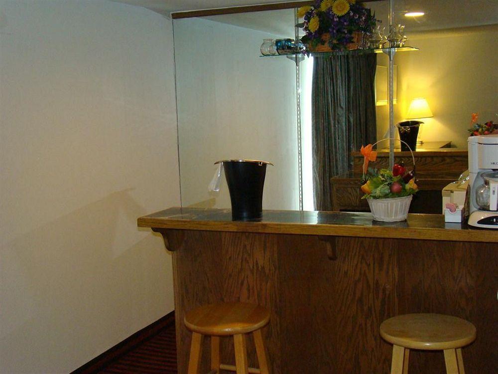 Oyo Ocean Breeze Hotel At Lincoln City Exterior photo