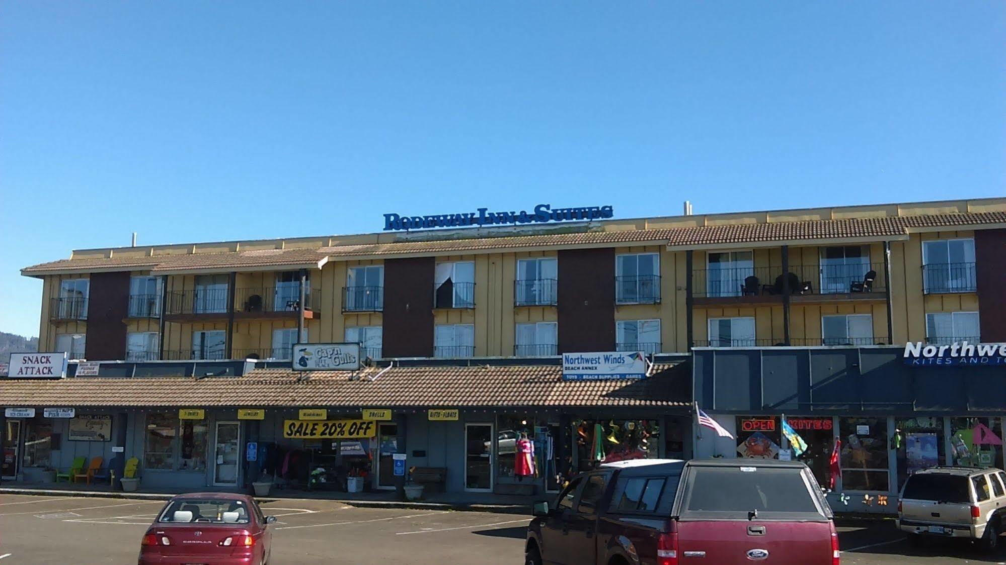 Oyo Ocean Breeze Hotel At Lincoln City Exterior photo